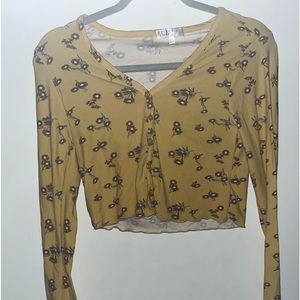 NWT cropped floral long sleeve shirt super cute!